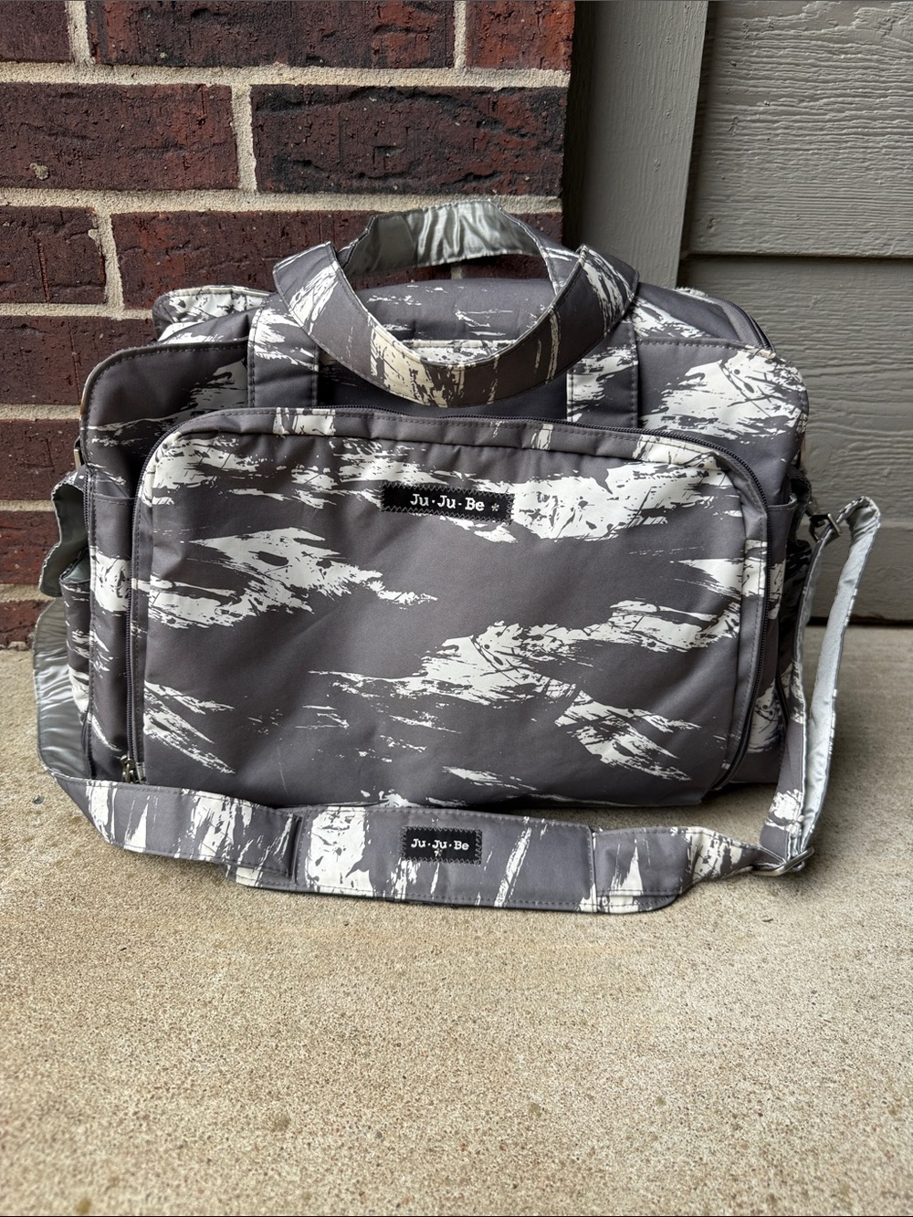 Ju-Ju-Be Gray & White Diaper Bag